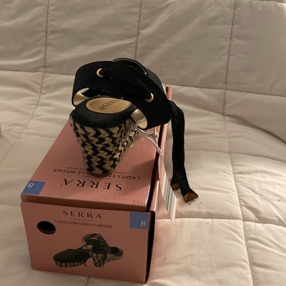 Espadrilles - Picture 4 of 4